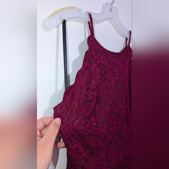 Iz Byer Bordeaux lined floral print scalloped halter coctail dress, Large - Picture 5 of 10